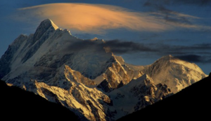 南非代表团射箭选手表现出色，力压对手进入四强